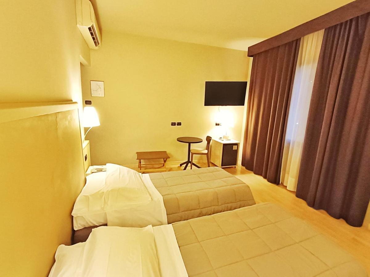 Hotel Corallo ريميني المظهر الخارجي الصورة