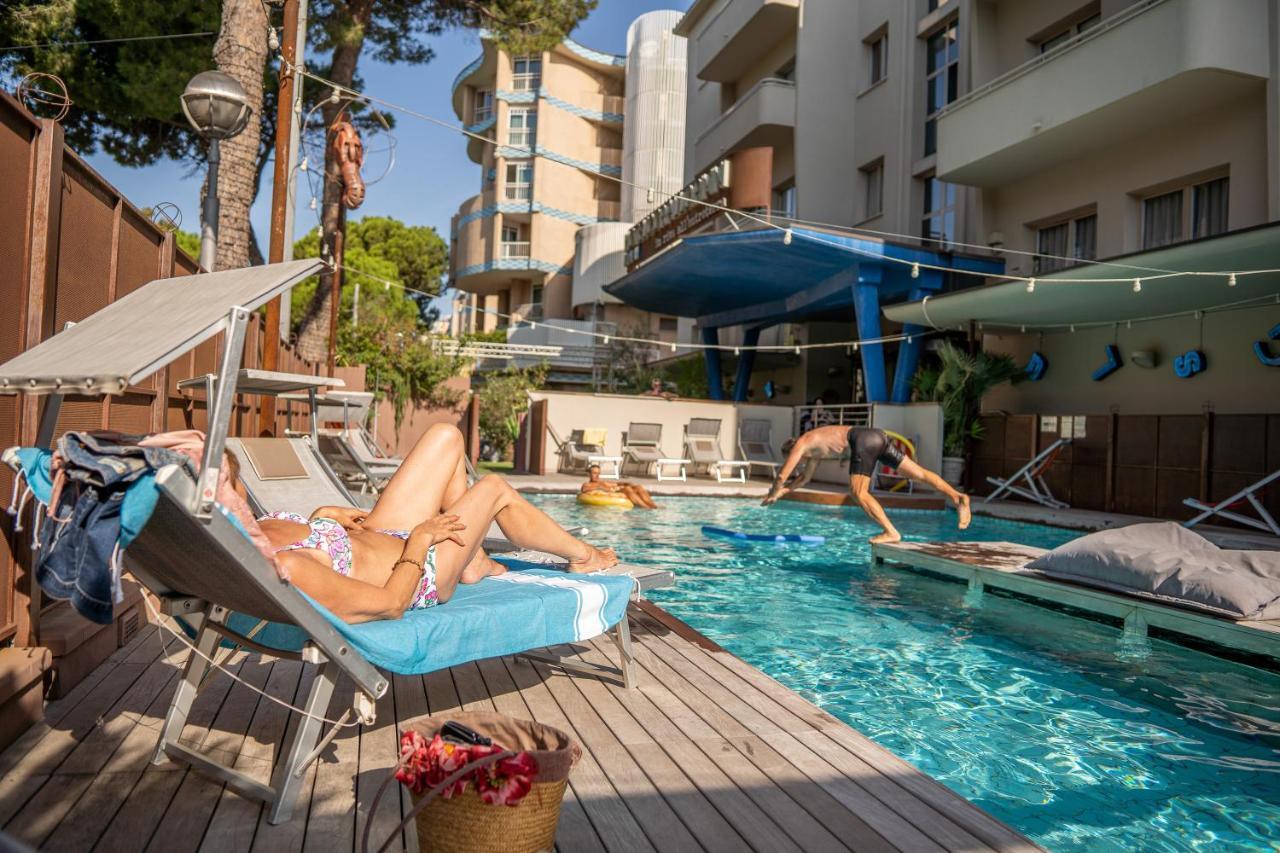 Hotel Corallo ريميني المظهر الخارجي الصورة
